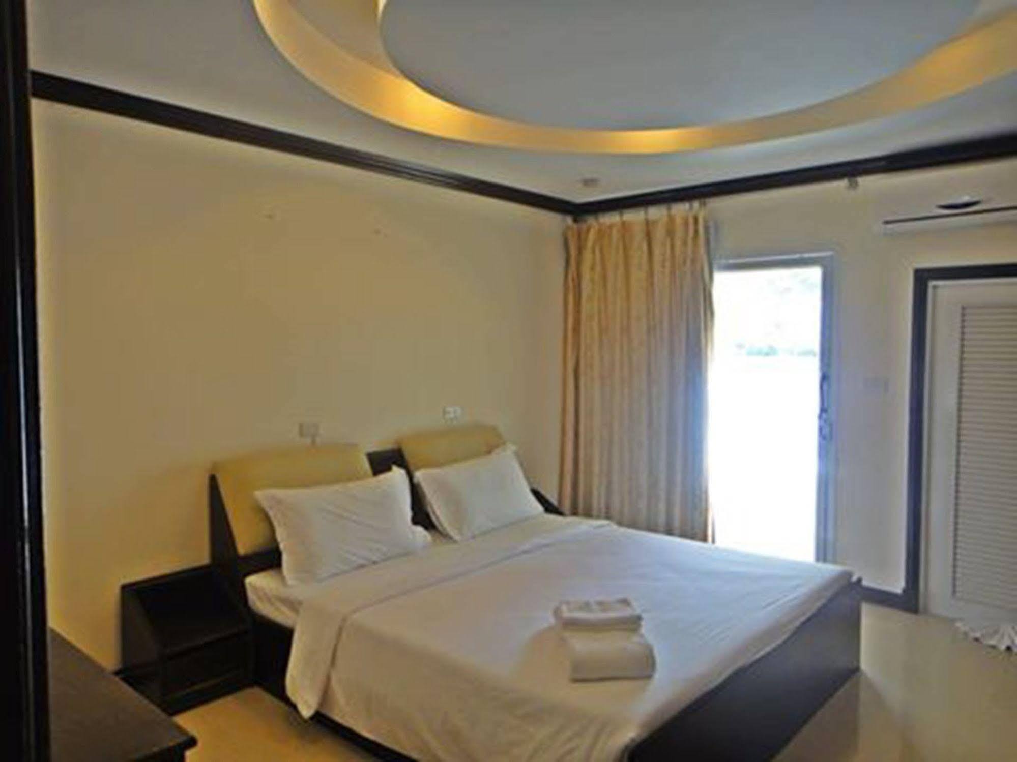 Safe House Hostel Patong ภายนอก รูปภาพ
